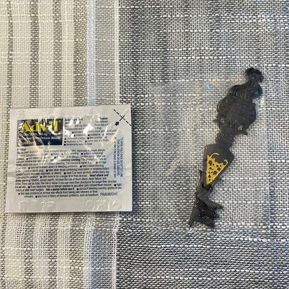 The Wizarding Trunk Harry Potter Potion Storeroom Key - Picture 3 of 3